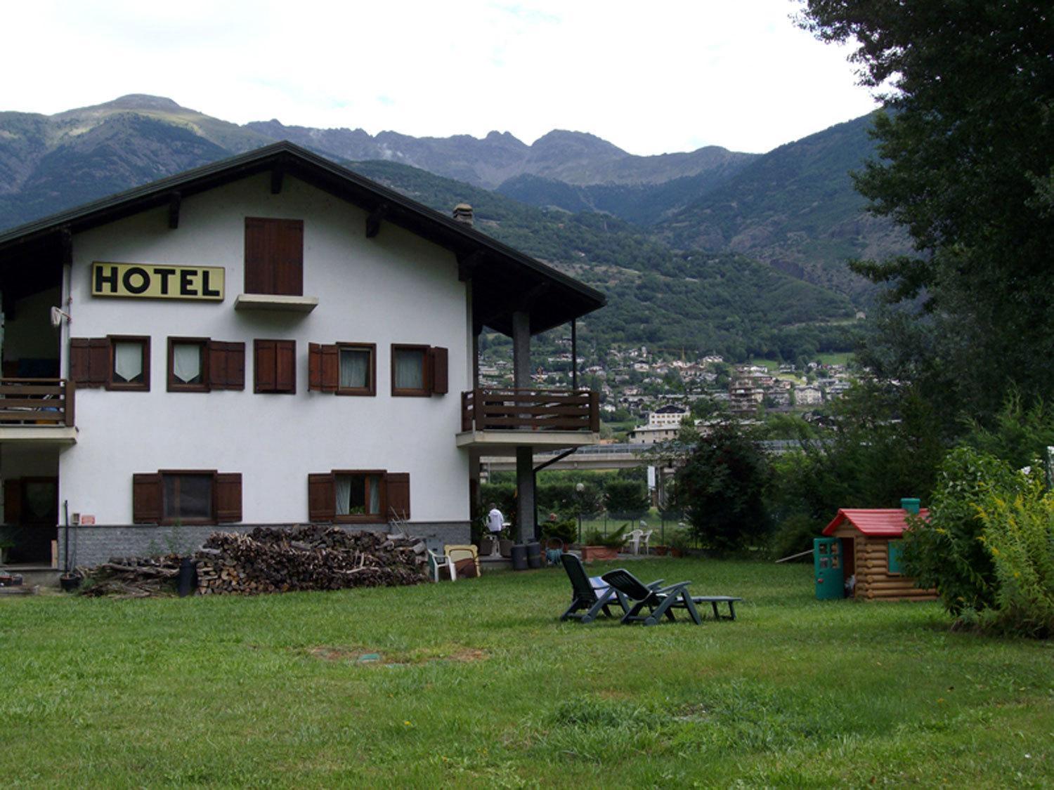 Hotel Petit Foyer Pollein Exterior foto